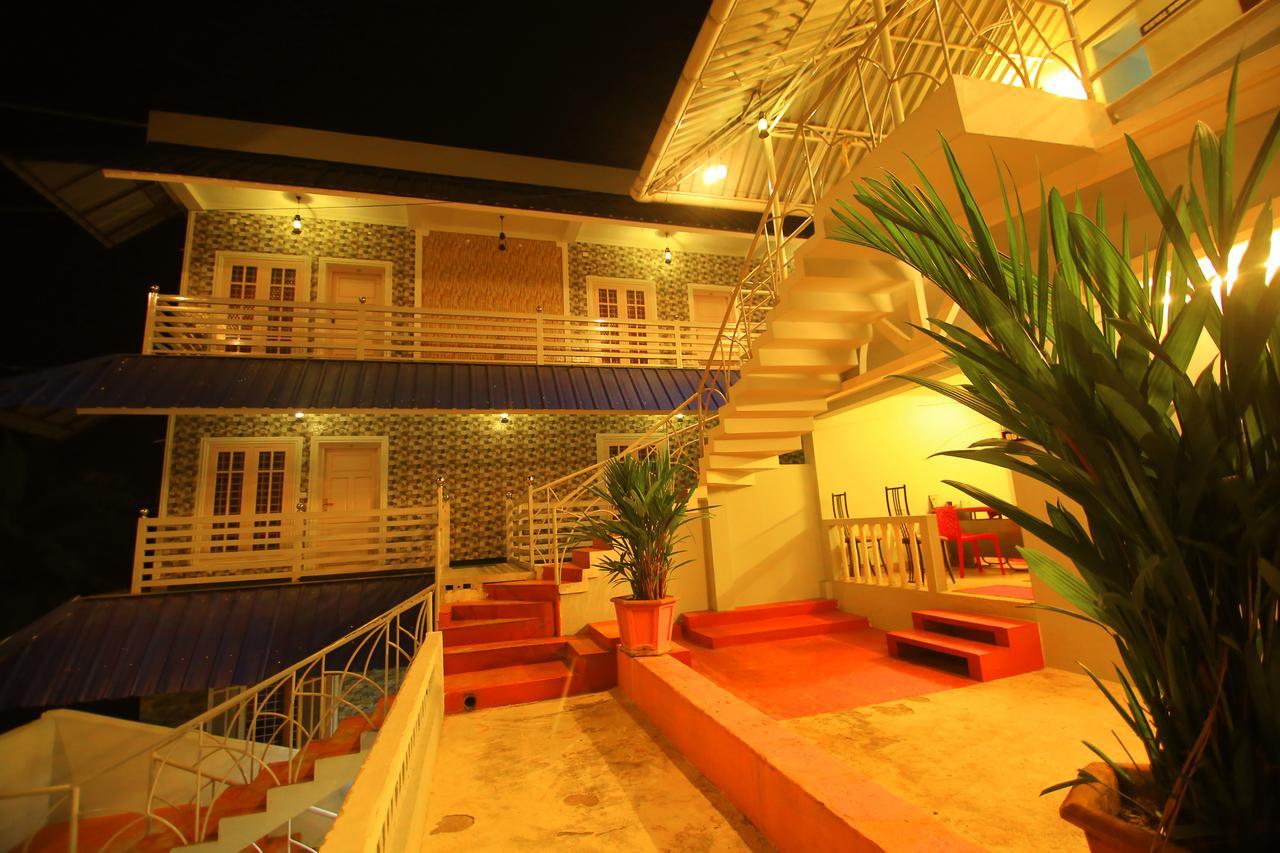 Oyo 4867 Royal Homes Alappuzha Esterno foto