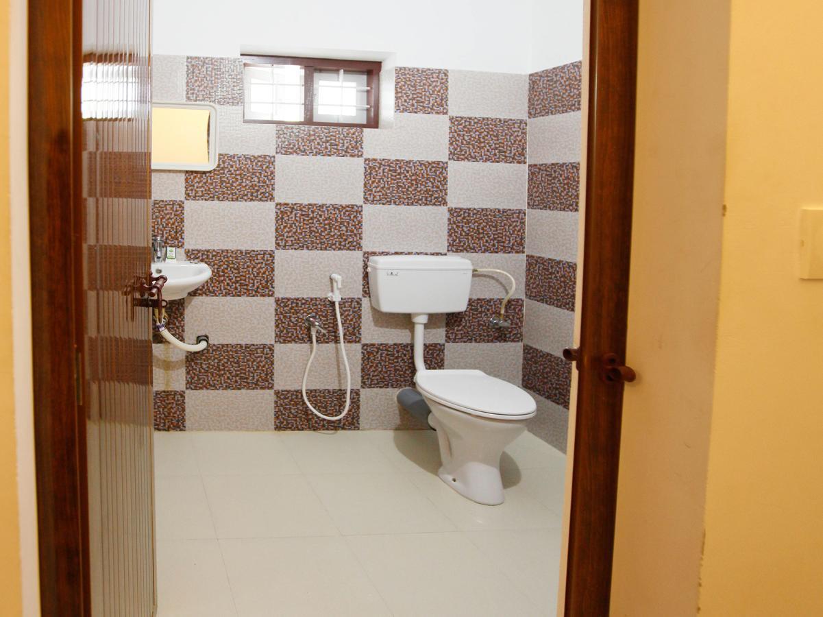 Oyo 4867 Royal Homes Alappuzha Esterno foto