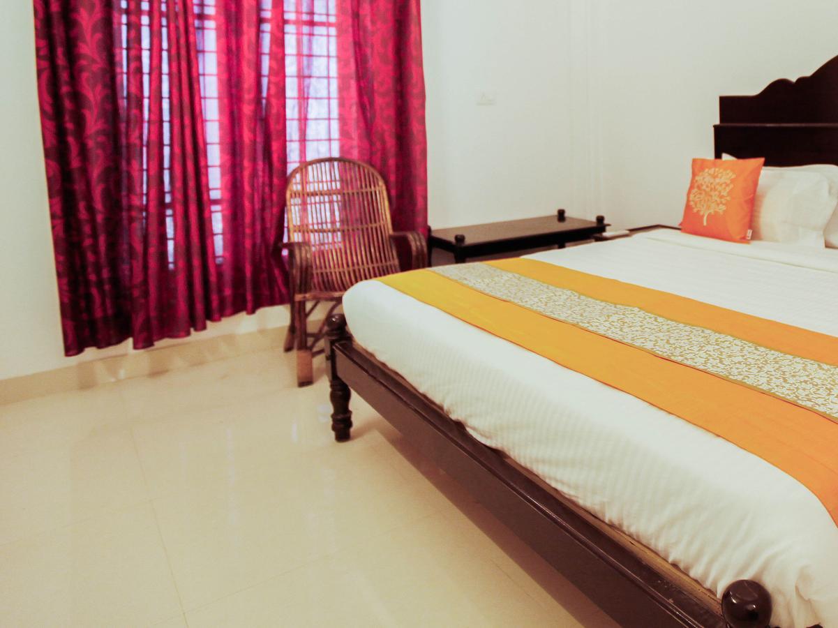 Oyo 4867 Royal Homes Alappuzha Esterno foto